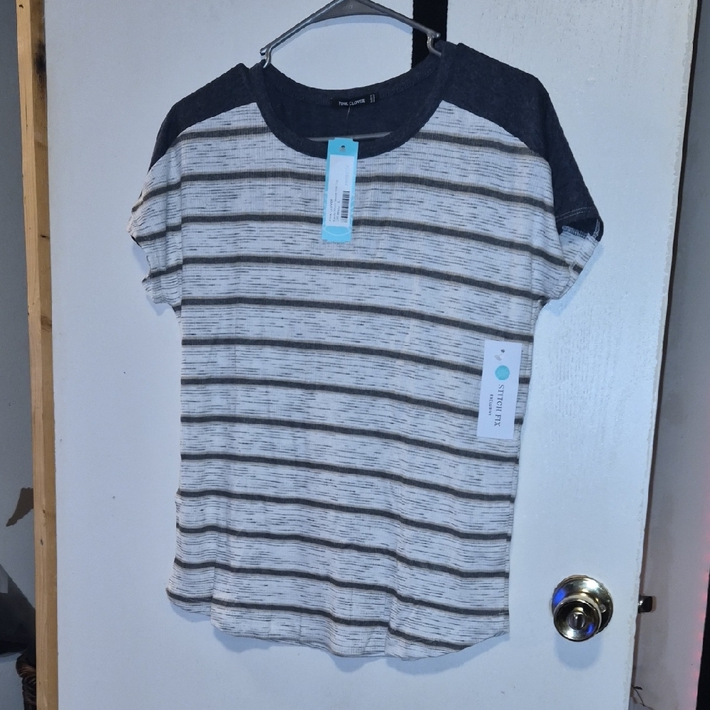 Pink Clover Striped Shirt in Gray and White